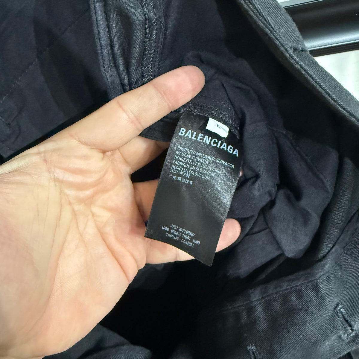 Balenci cargos