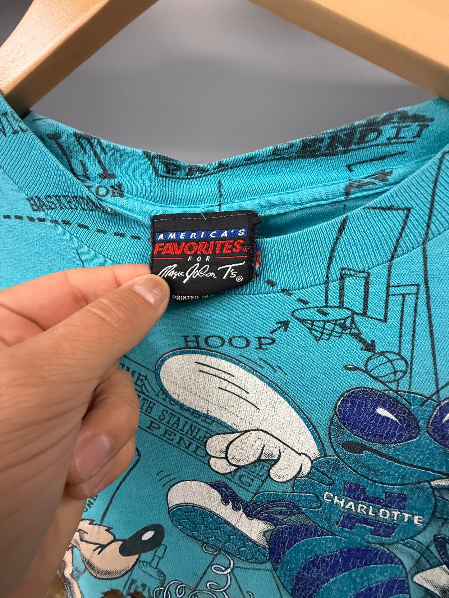 1994 NBA x Looney Tunes "Charlotte Hornets" Tee - Size XL