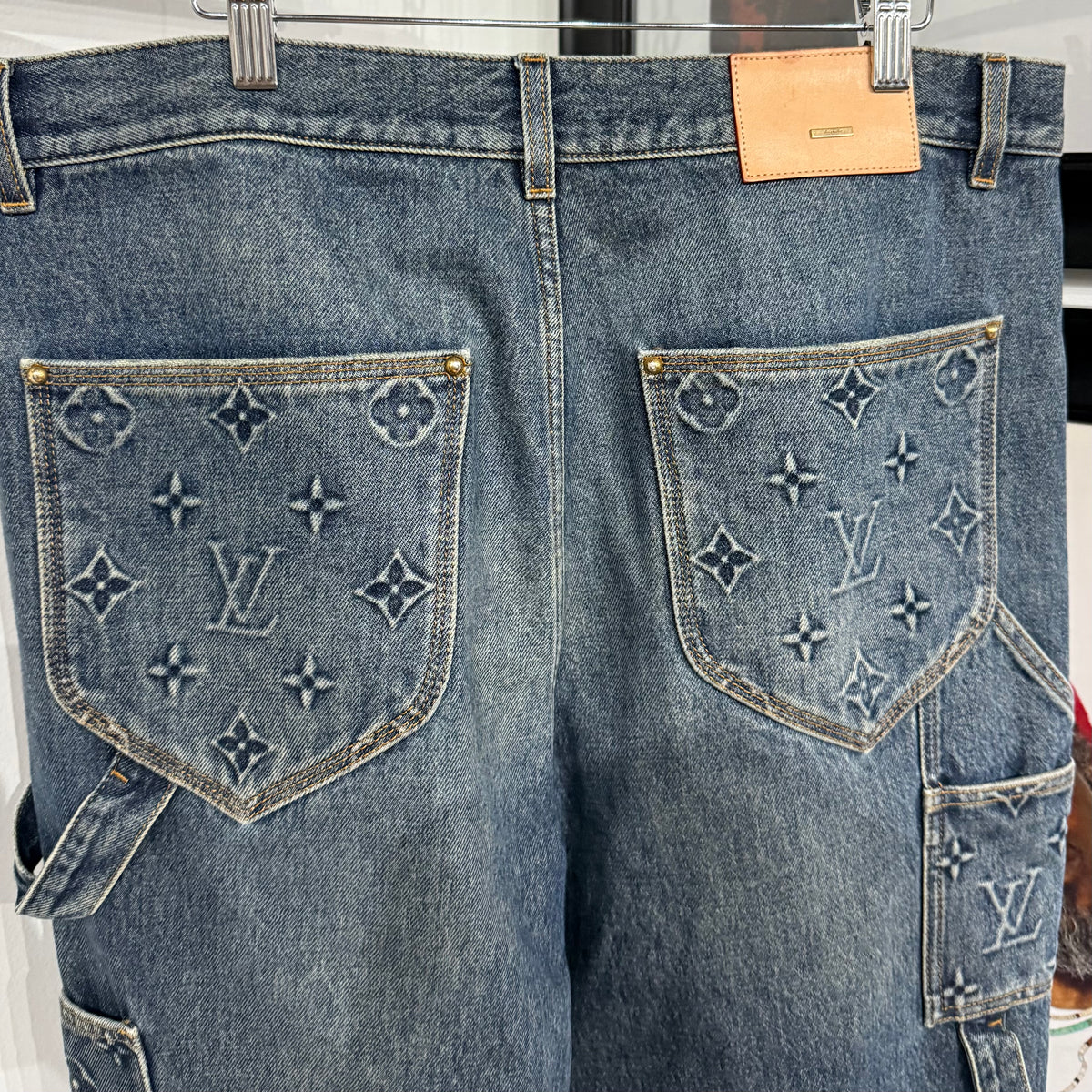 LV DK