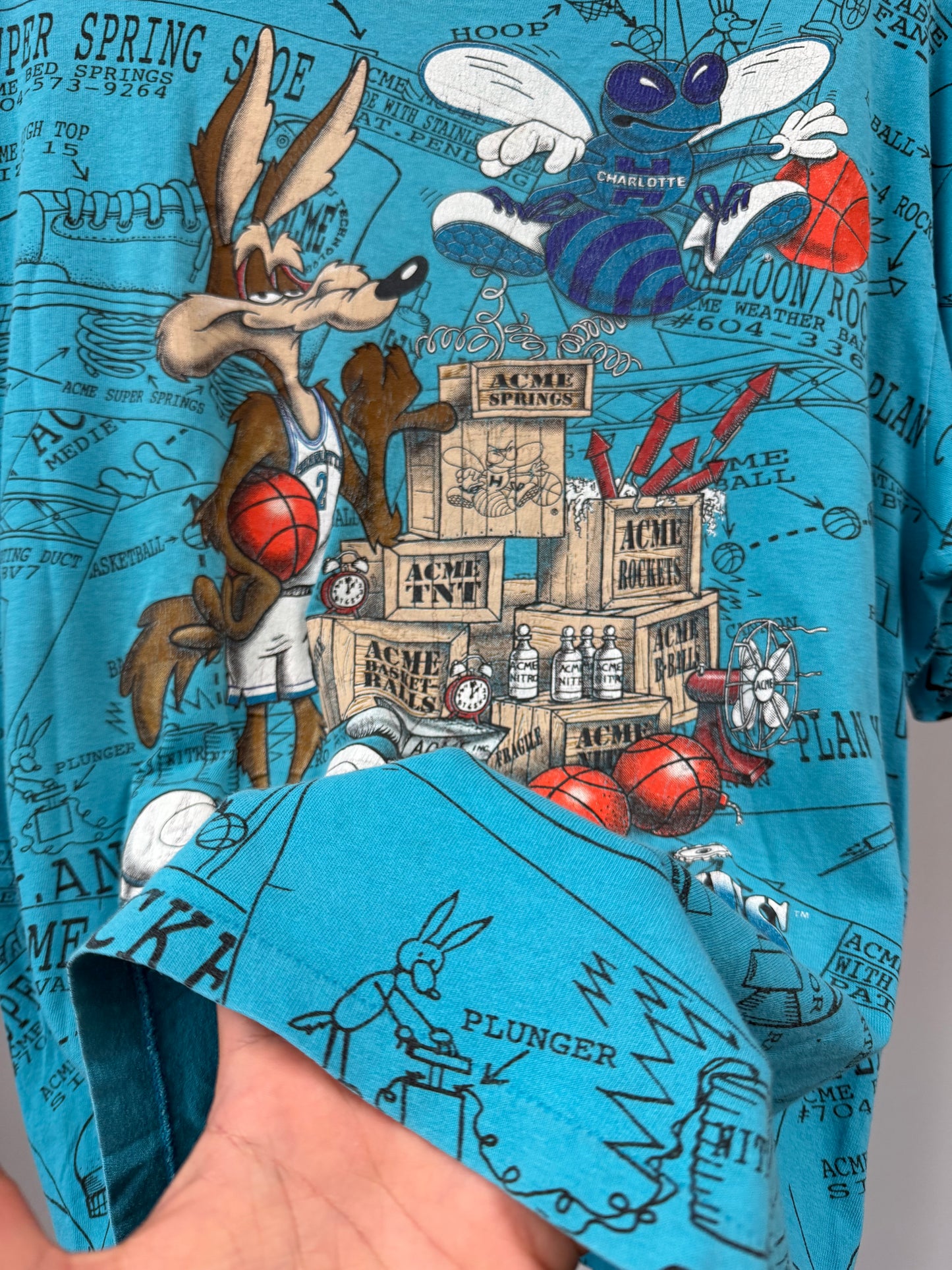 1994 NBA x Looney Tunes "Charlotte Hornets" Tee - Size XL
