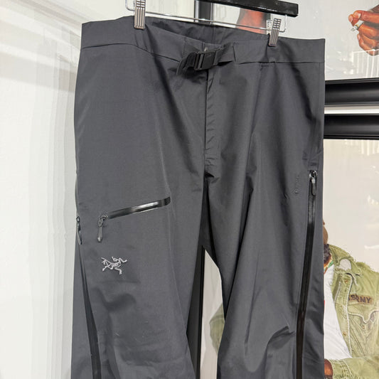Arc’teryx PRO Black Beta AR  Goretex Pro Pants
