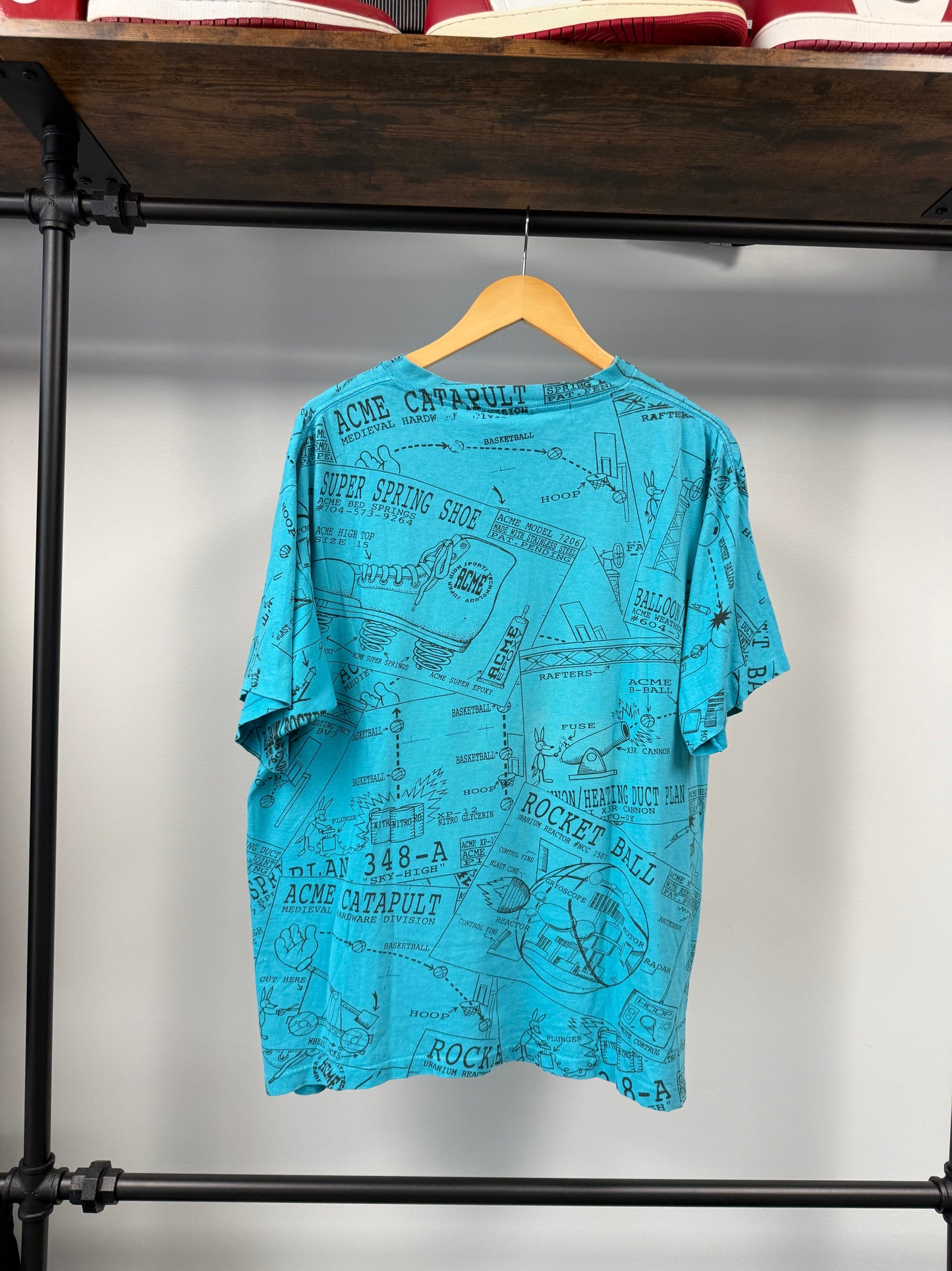 1994 NBA x Looney Tunes "Charlotte Hornets" Tee - Size XL