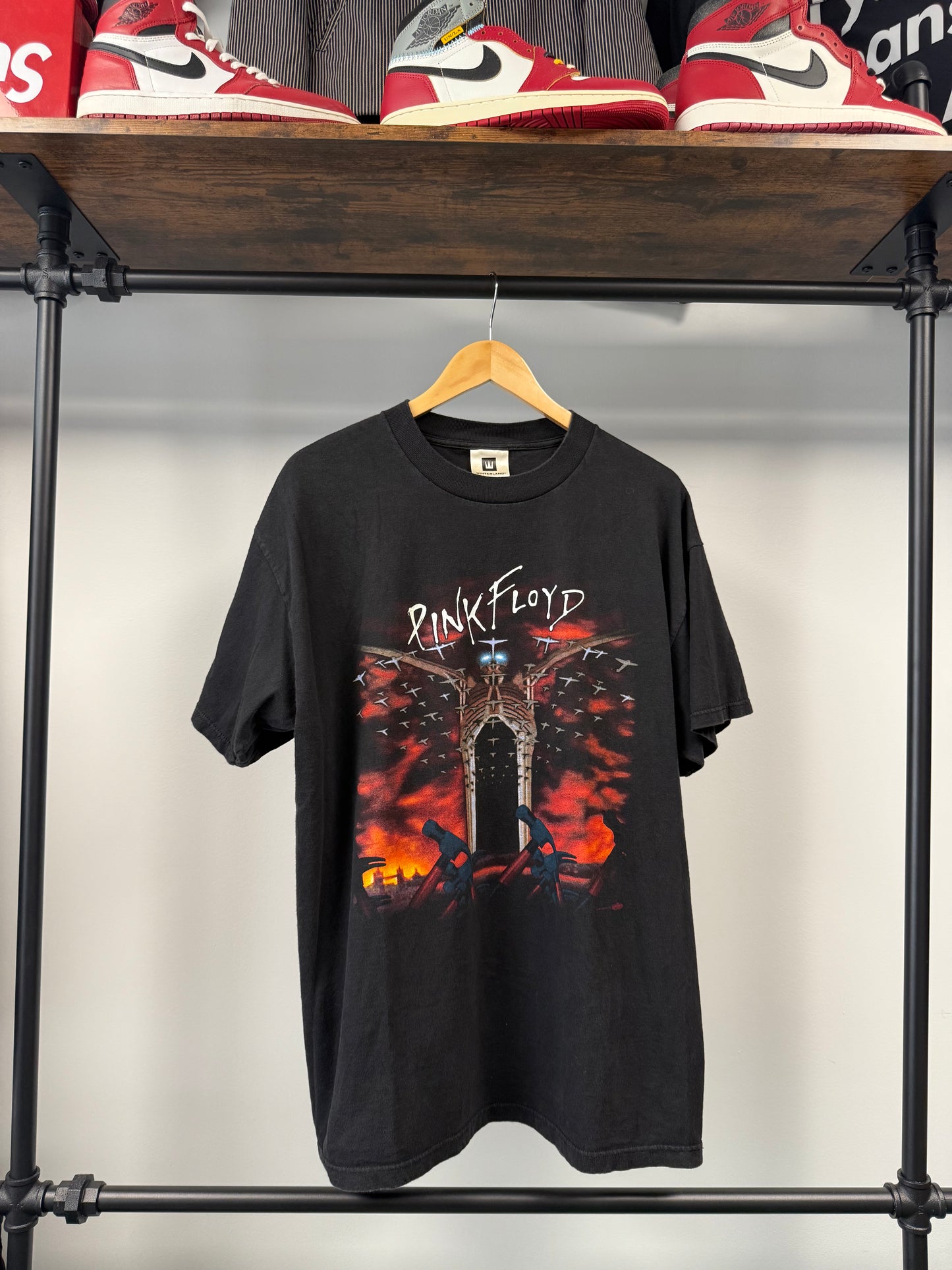 Vintage 1997 Pink Floyd "The Wall" -  Size Xl