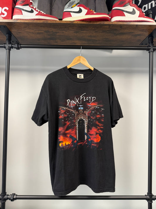 Vintage 1997 Pink Floyd "The Wall" -  Size Xl