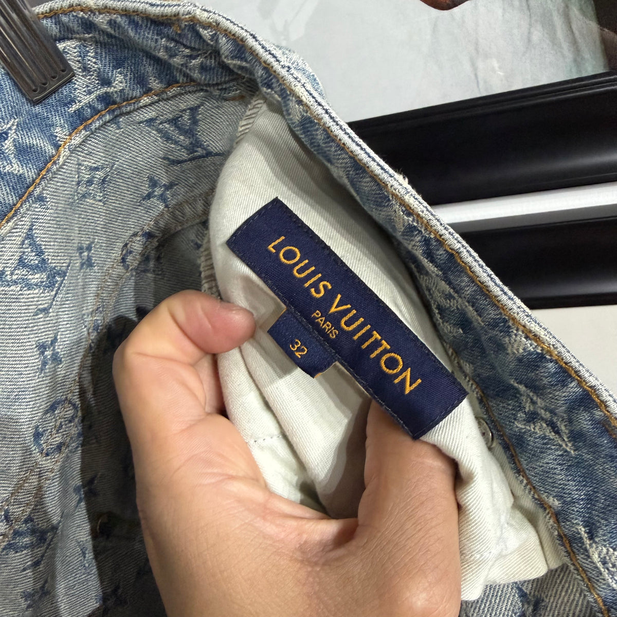 LV GRAFITTI denims