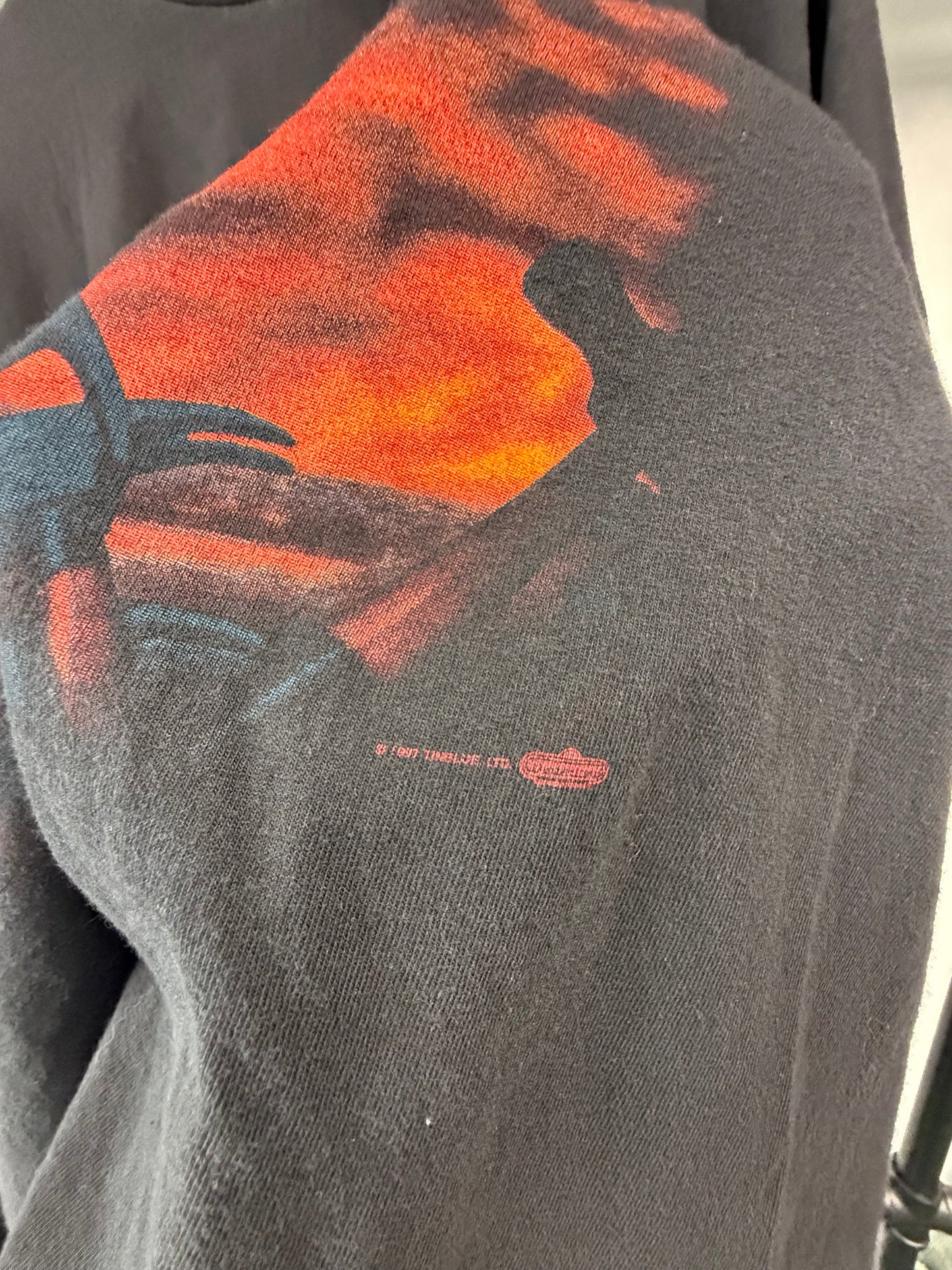 Vintage 1997 Pink Floyd "The Wall" -  Size Xl