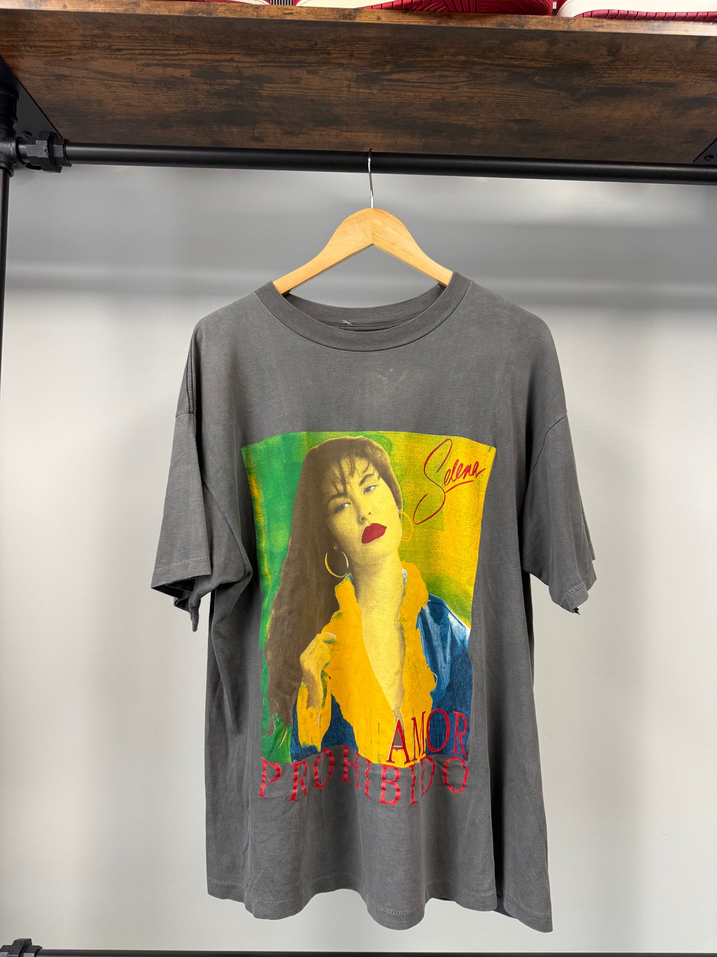 90s Selena "Amor Prohibido" Tee - Size XL