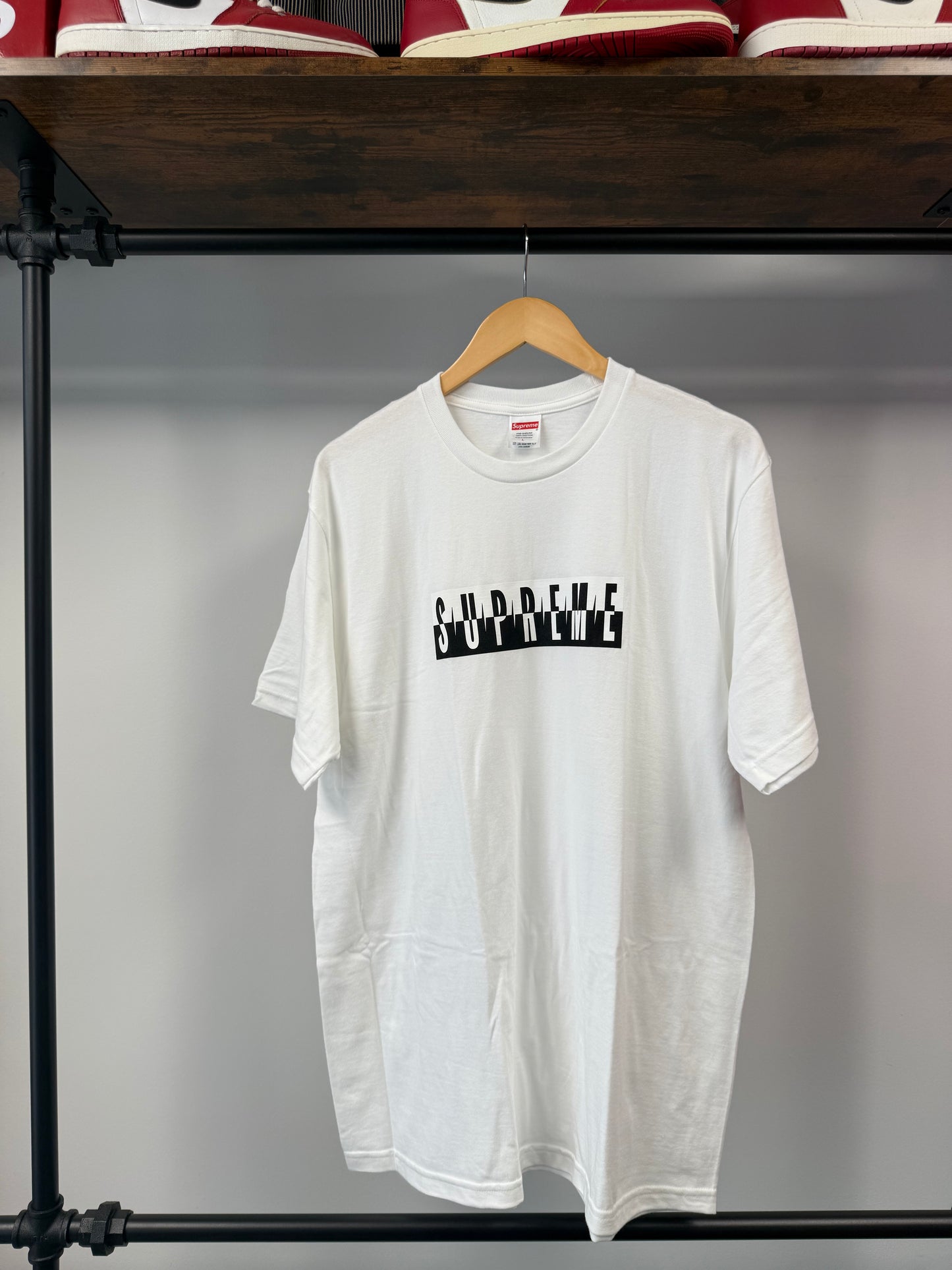 Supreme "Predator" Split Tee - L