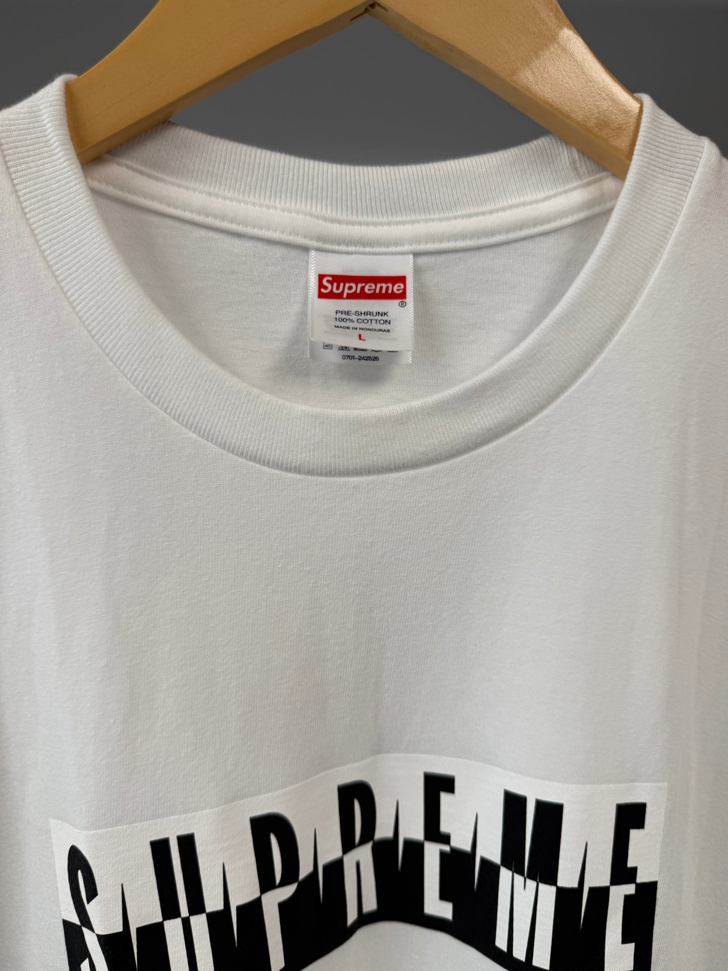 Supreme "Predator" Split Tee - L