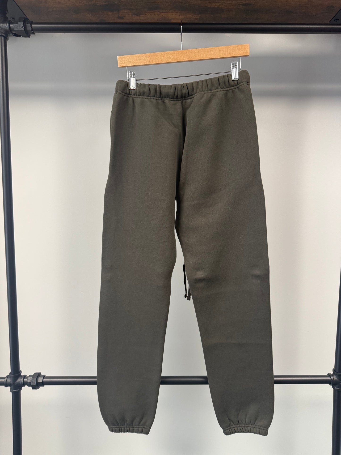 Fear of God Essentials Sweatpant 'Wood'