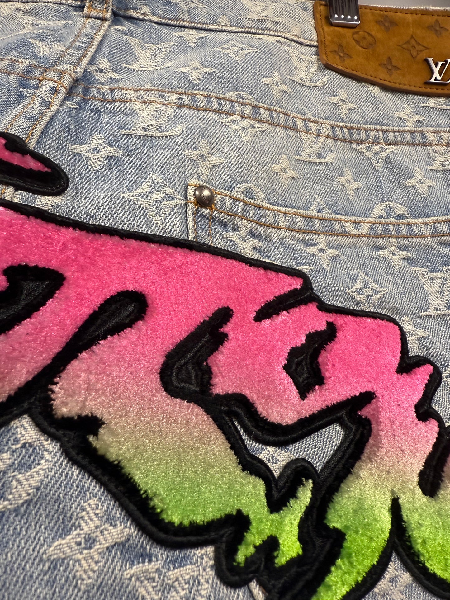 Louis Vuitton Virgil Abloh Graffiti Denim - 32