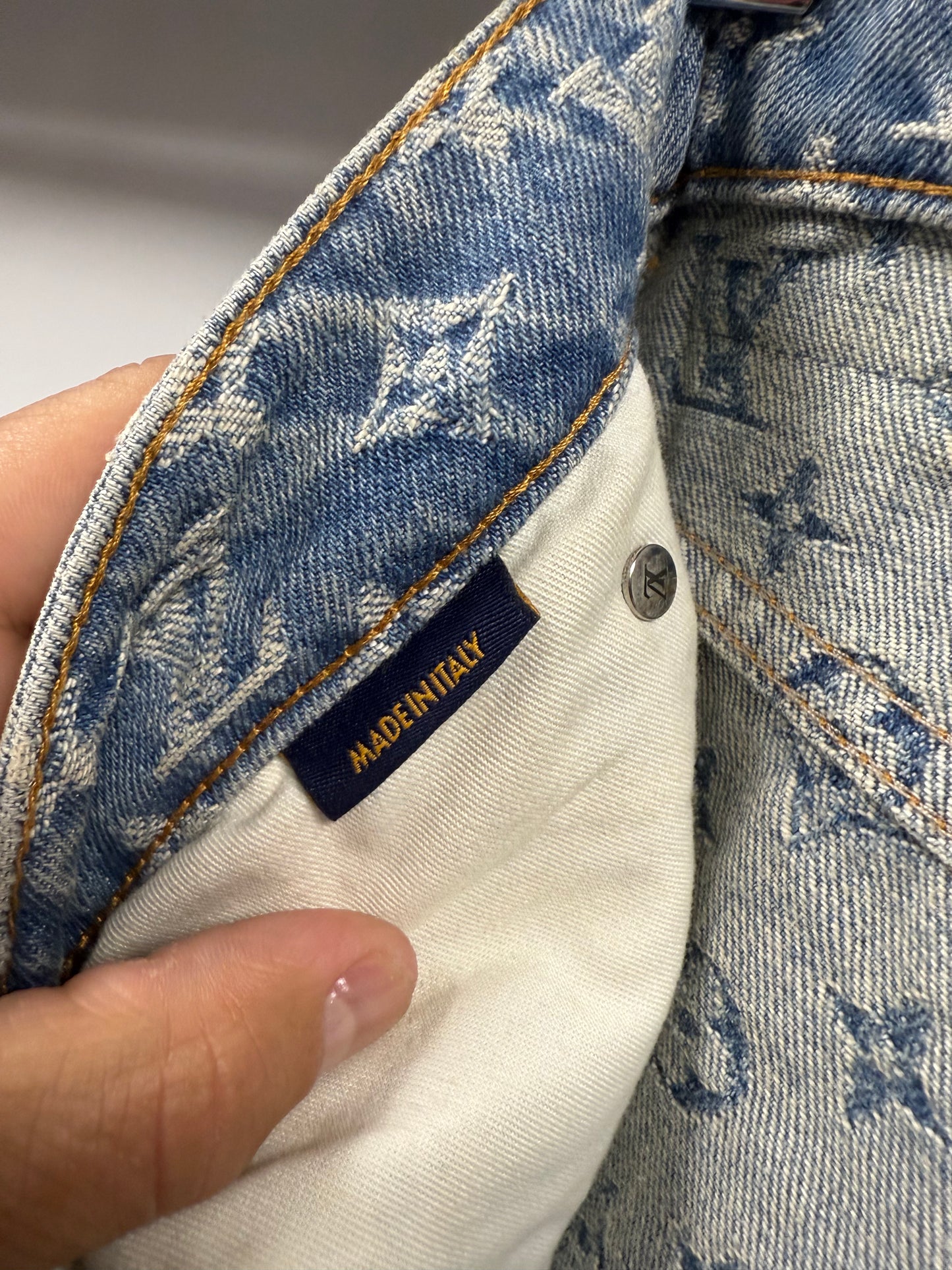 Louis Vuitton Virgil Abloh Graffiti Denim - 32