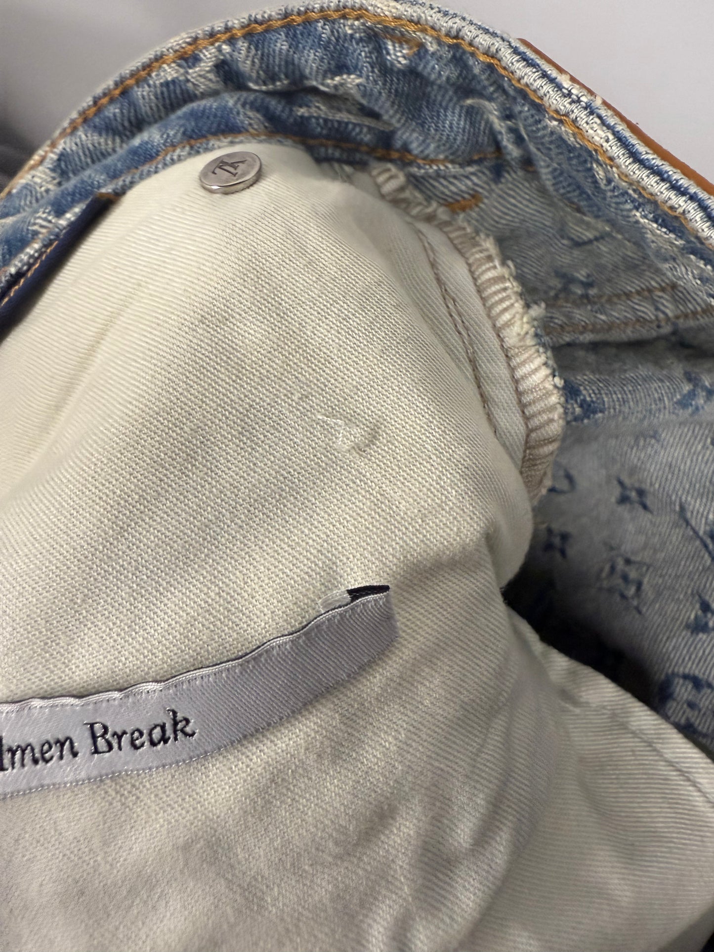 Louis Vuitton Virgil Abloh Graffiti Denim - 32
