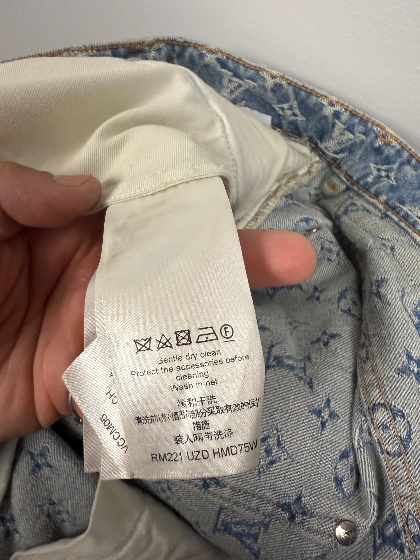 Louis Vuitton Virgil Abloh Graffiti Denim - 32