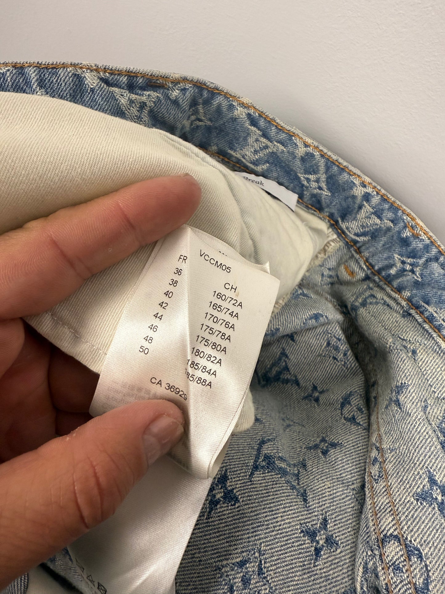 Louis Vuitton Virgil Abloh Graffiti Denim - 32