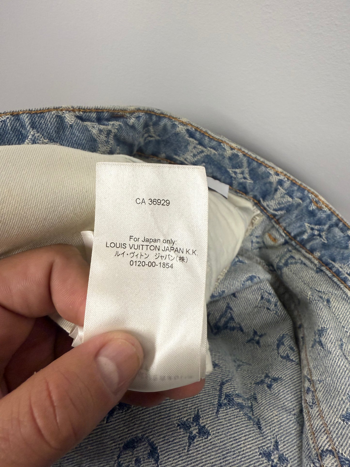 Louis Vuitton Virgil Abloh Graffiti Denim - 32