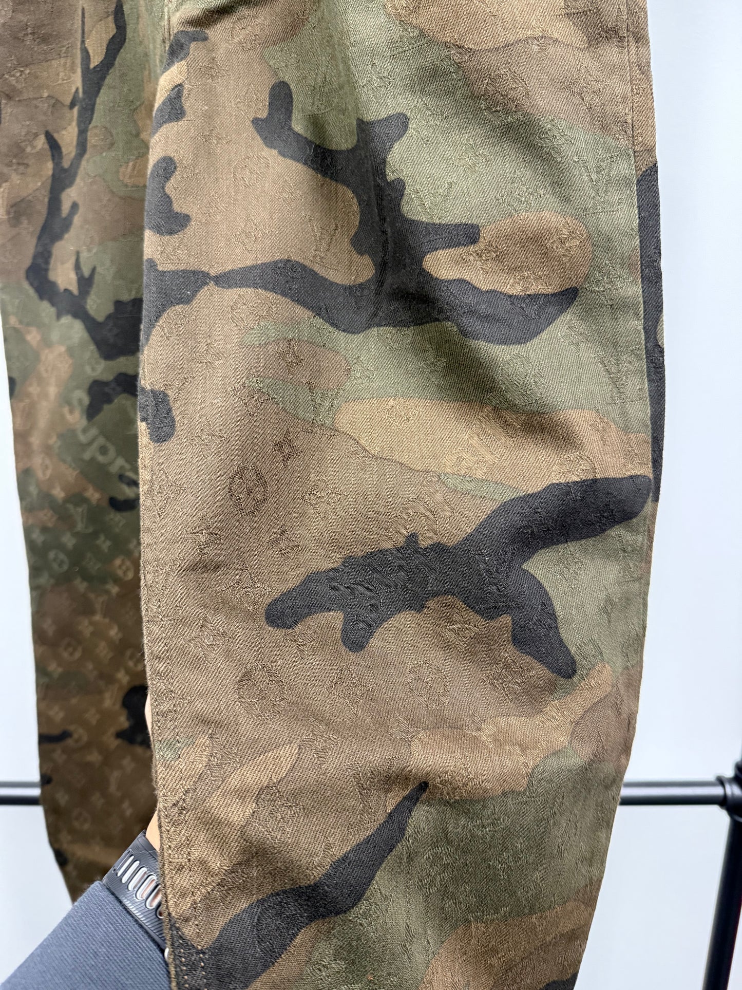 Louis Vuitton × Supreme "Brown" Denims - 38