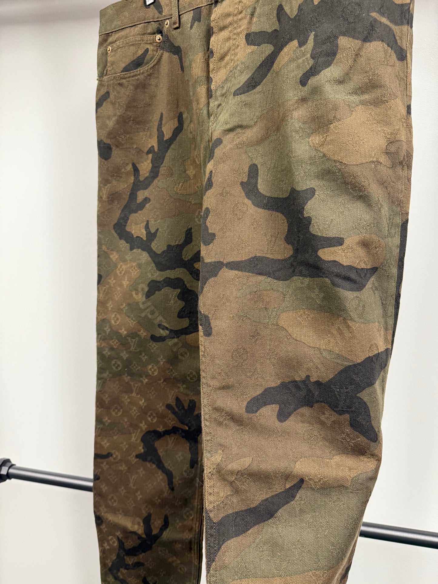 Louis Vuitton × Supreme "Brown" Denims - 38