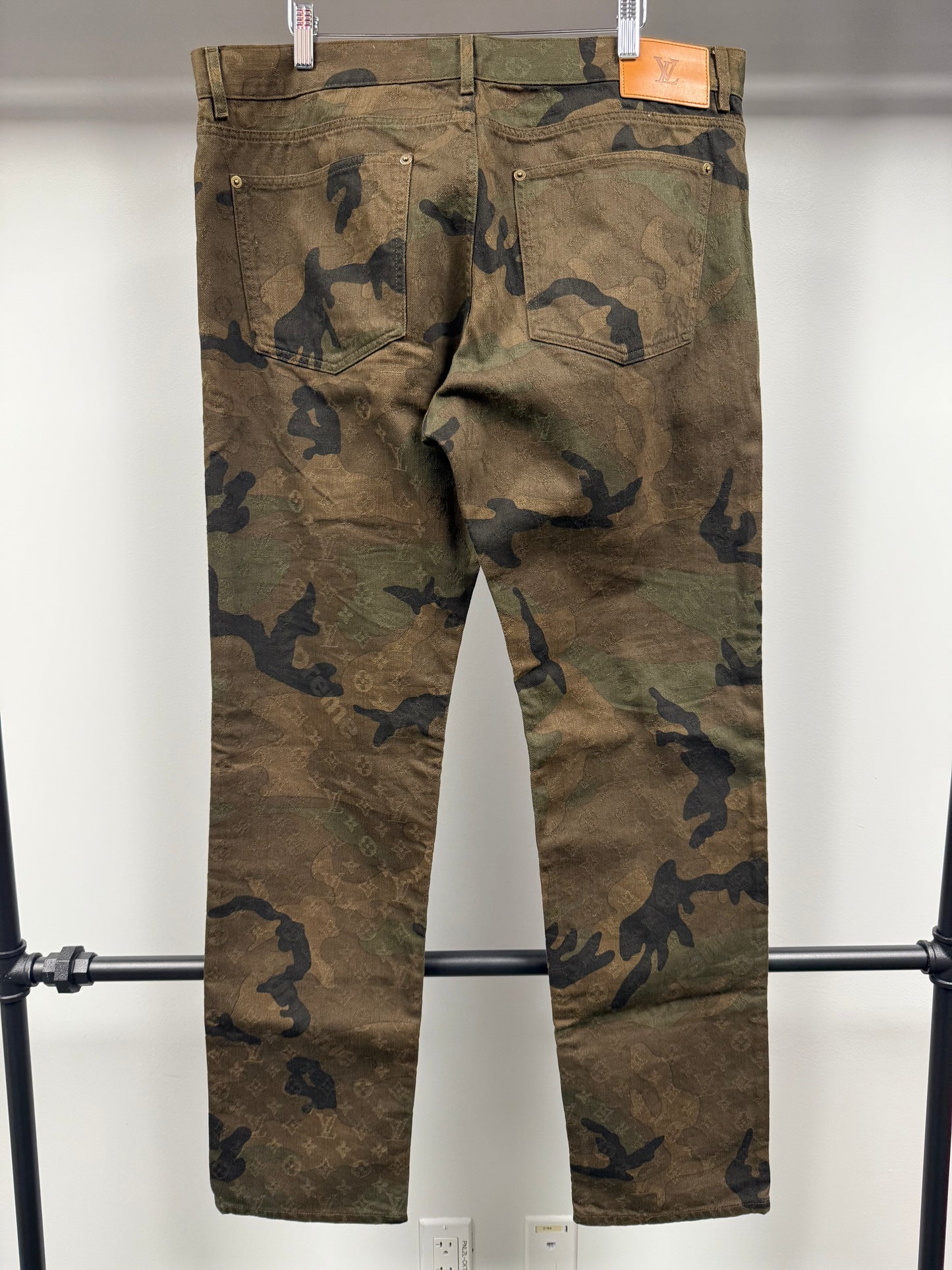 Louis Vuitton × Supreme "Brown" Denims - 38