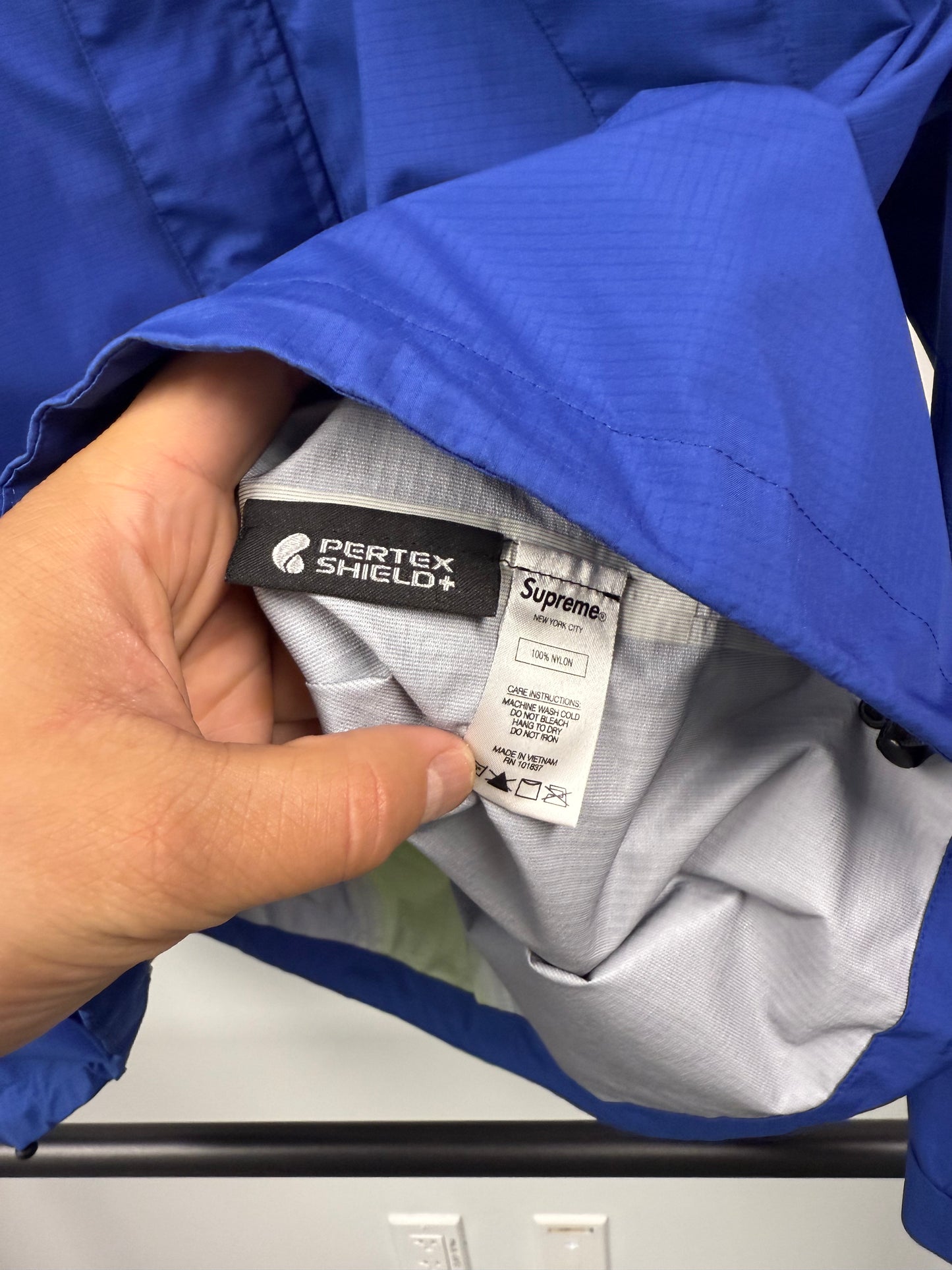 Supreme Windbraker Triple Layer Waterproof Breathable Jacket XL