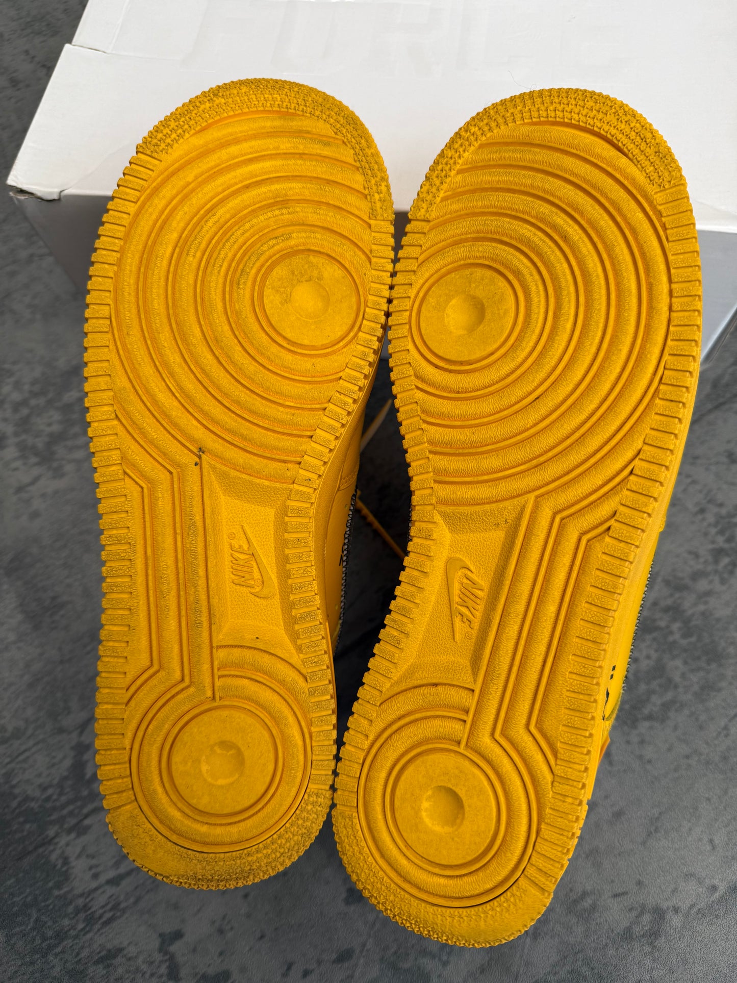 Nike Air Force 1 Low Off-White ICA University Gold - 9US