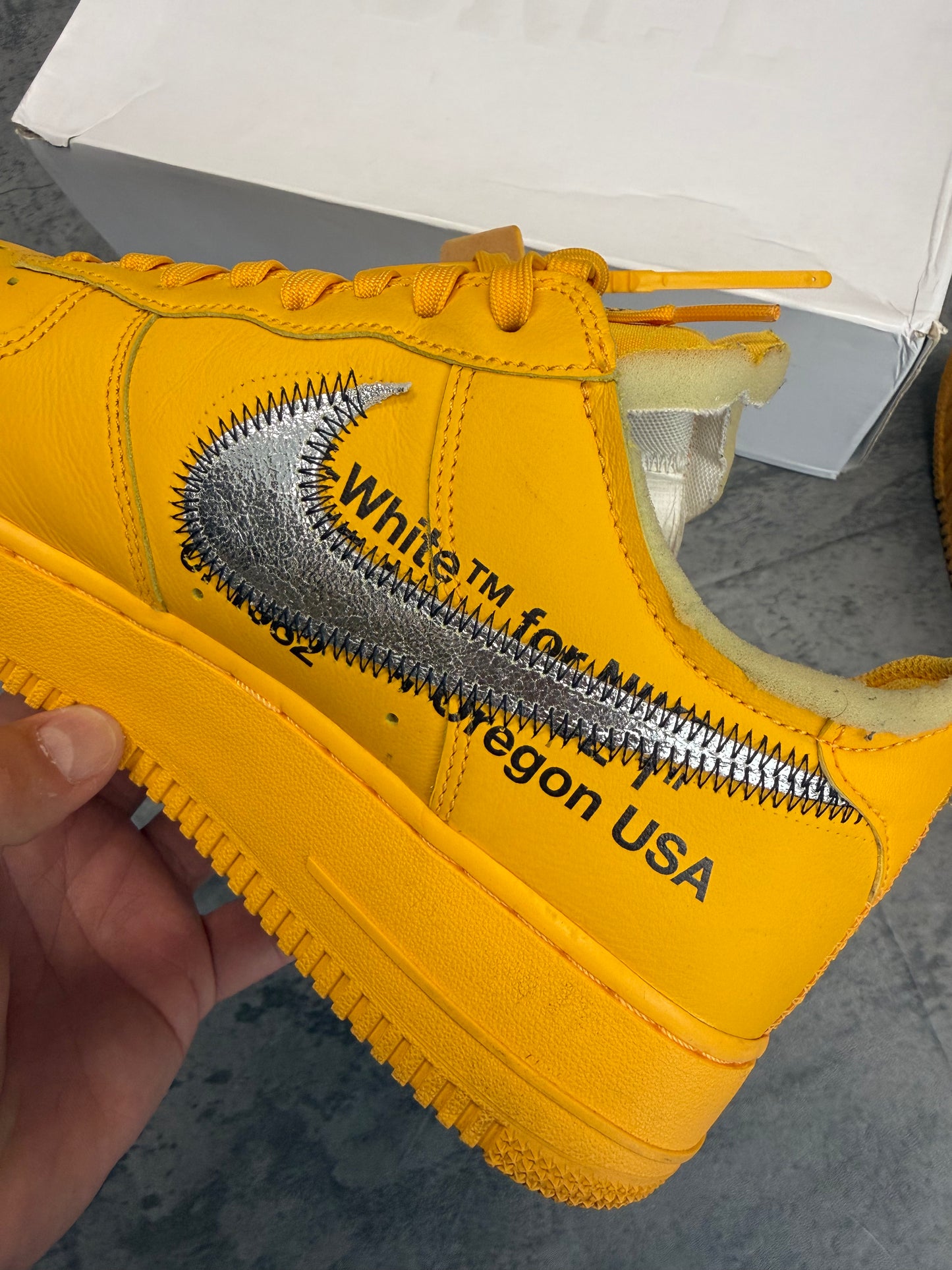 Nike Air Force 1 Low Off-White ICA University Gold - 9US