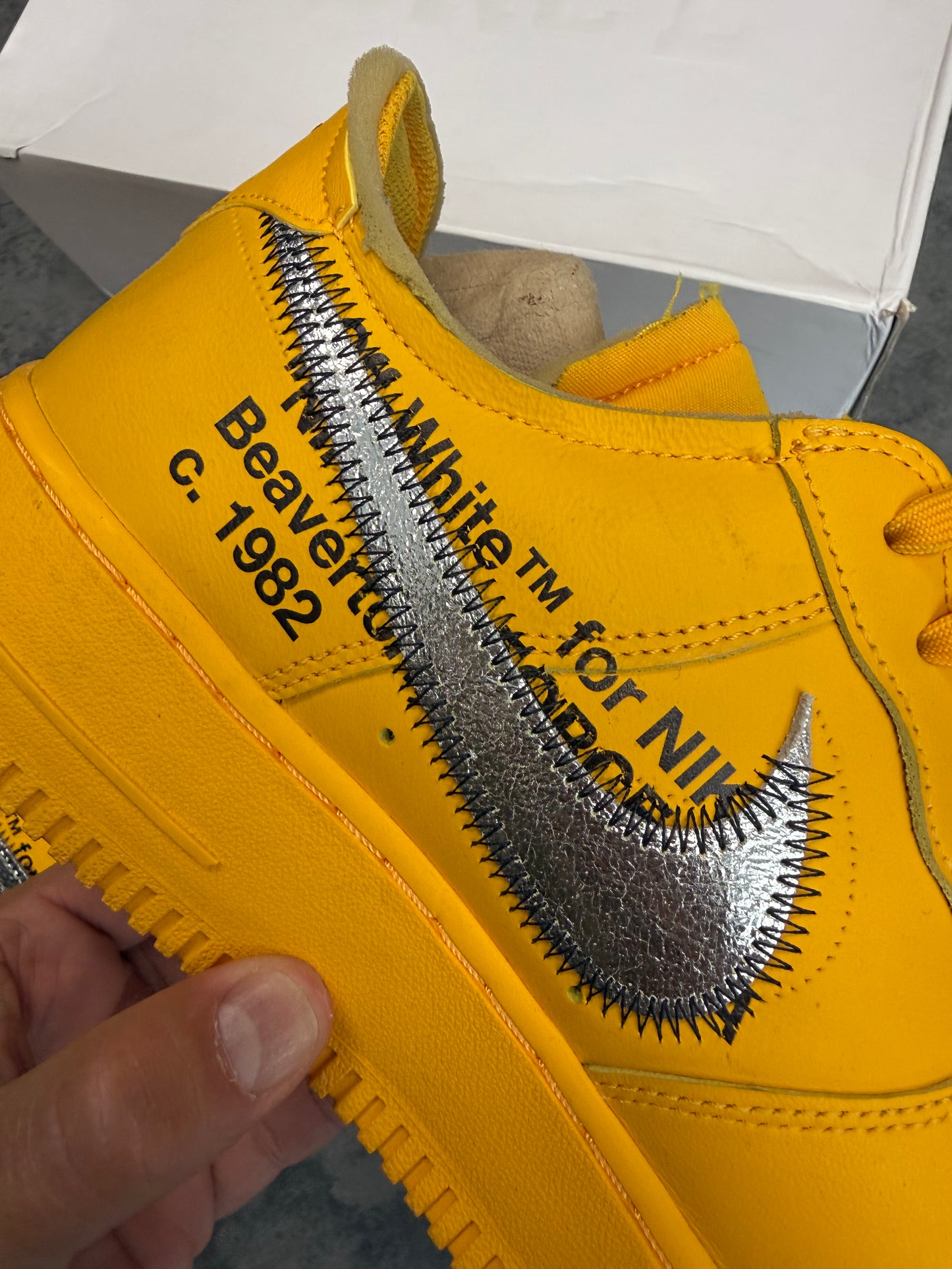 Nike Air Force 1 Low Off-White ICA University Gold - 9US